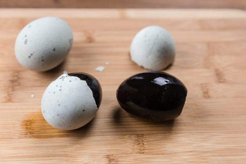 century egg 皮蛋, pidan, konserviertes Ei, hundertjähriges Ei, tausendjähriges Ei