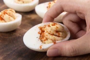 Instant Pot Deviled Eggs | Pressure Cooker Deviled Eggs | Instant Pot Hard Boiled Eggs | Pressure Cooker Hard Boiled Eggs | Instant Pot Eggs | Deviled Eggs Recipe | Hard Boiled Eggs Recipe | Party Appetizers #AmyJacky #InstantPot #PressureCooker #recipes #eggs