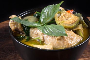 Make this Instant Pot Thai Green Curry Chicken Recipe (Gang Kiew Wan Gai). Addictive to eat pressure cooker curry with rich depths of flavors & fragrance.