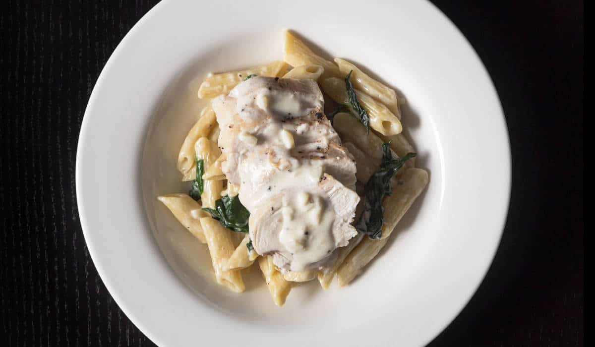 Instant Pot Spinach Chicken Alfredo Pasta (Pressure Cooker Pasta)