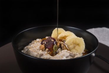 How to cook Creamy Instant Pot Coconut Oatmeal Recipe (Pressure Cooker Oatmeal): Fall in love with the lingering sweet fragrance and taste, chewy yet luxurious mouthfeel. So addictive to eat!