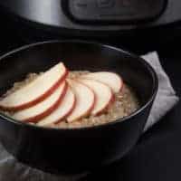 Healthy Hearty Instant Pot Oatmeal Recipe (Pressure Cooker Oatmeal): Make this creamy apple cinnamon oatmeal to comfort and warm your heart in the morning!