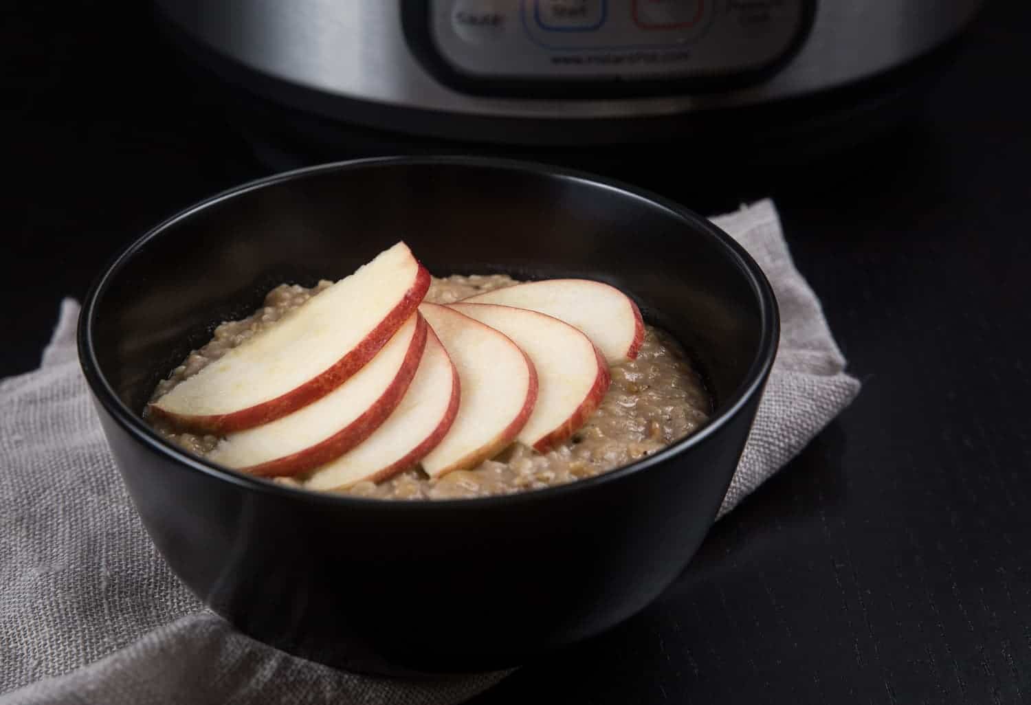 Healthy Hearty Instant Pot Oatmeal Recipe (Pressure Cooker Oatmeal): Make this creamy apple cinnamon oatmeal to comfort and warm your heart in the morning!