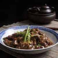 Make classic Chinese takeout Easy Instant Pot Mongolian Beef Recipe (Pressure Cooker Mongolian Beef): tender, juicy beef in yummy sweet-savory sauce.