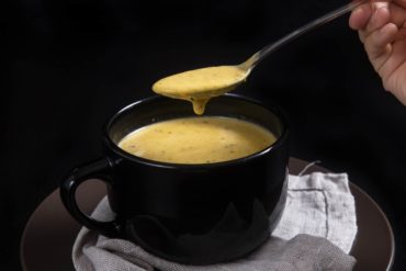 How to make Instant Pot Broccoli Cheese Soup Recipe (Pressure Cooker Broccoli Cheese Soup): kid-friendly vegetarian Broccoli Cheddar Soup great for easy weeknight meals with grilled cheese.