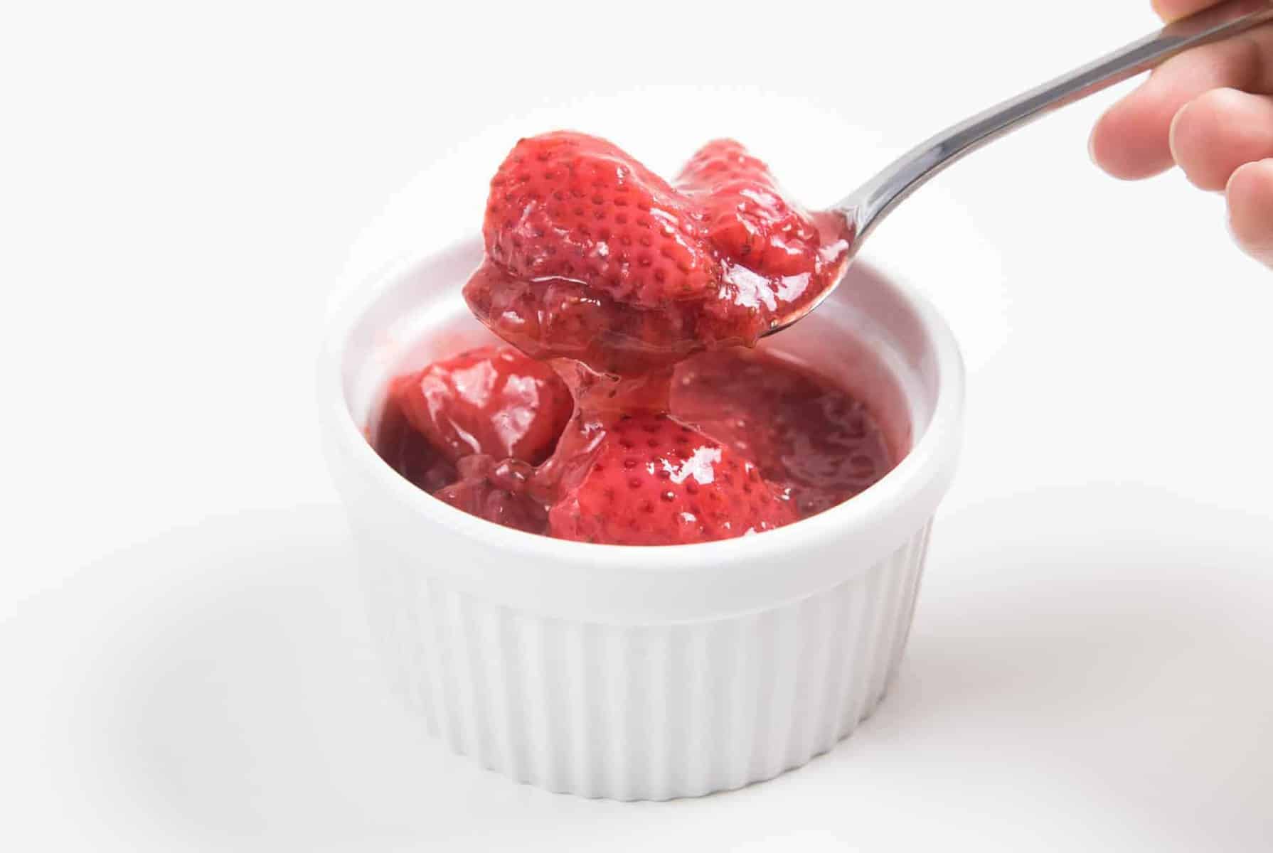 How to make Instant Pot Strawberry Compote Recipe (Pressure Cooker Strawberry Compote): Luscious Sweet 6-ingredient Strawberry Sauce will have you licking your spoons. Great topping for cheesecake or breakfast.