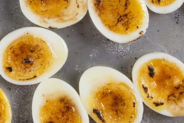 Instant Pot Egg Brûlée Recipe (Pressure Cooker Egg Brûlée): Make this 3-ingredient Egg Brulee to impress your guests! Simple yet fancy soft boiled egg hor d'oeuvres or appetizer. Perfect for holiday potlucks or parties!