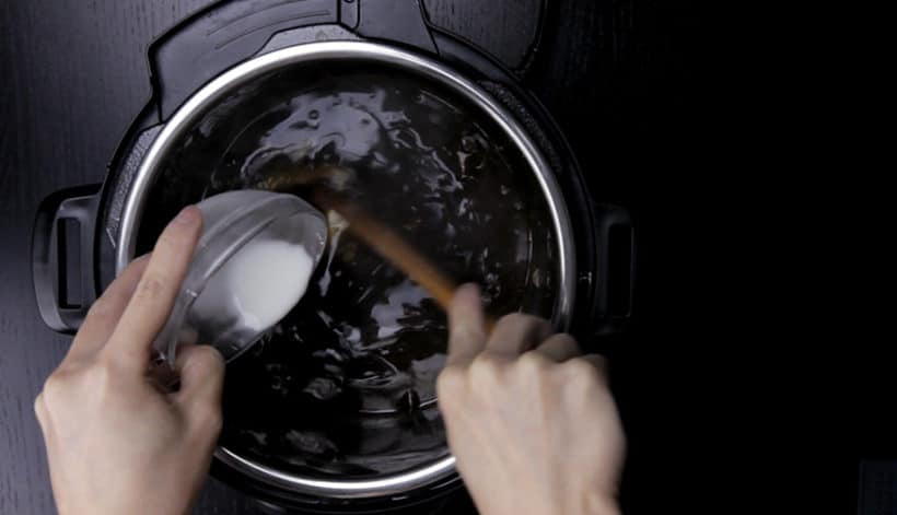 thicken sauce with cornstarch mixture