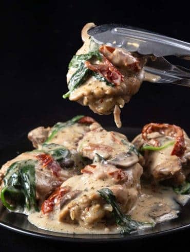 Creamy Instant Pot Tuscan Chicken Recipe (Pressure Cooker Tuscan Garlic Chicken): Make Italian-inspired tender chicken in simple yet richly balanced creamy garlic sauce with caramelized mushrooms and sweet sun-dried tomatoes. Crazy satisfying easy weeknight meal! #instantpot #instapot #pressurecooker #powerpressurecooker #instantpotrecipes #recipes #italianrecipes #chicken