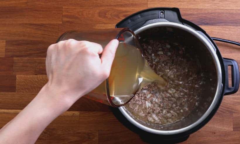 How to cook spaghetti in Instant Pot: add unsalted chicken stock in Instant Pot Pressure Cooker  #AmyJacky #InstantPot #PressureCooker #recipe #easy