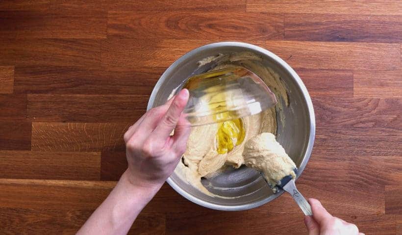 How to Make Hummus: add extra virgin olive oil in homemade hummus  #AmyJacky #vitamix #InstantPot #recipe #vegan #GlutenFree #vegetarian