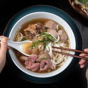instant pot pho | instant pot pho recipe | instant pot pho beef | pressure cooker pho | instant pot beef pho | pho in instant pot | instant pot pho soup | instant pot pho broth #AmyJacky #InstantPot #PressureCooker #recipe #asian #vietnamese #soup #noodles