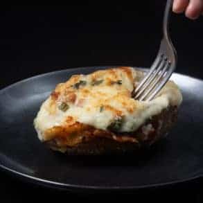 Instant Pot Twice Baked Potatoes | Pressure Cooker Twice Baked Potatoes | Ninja Foodi Twice Baked Potatoes | Air Fryer Twice Baked Potatoes | Instant Pot Potatoes #AmyJacky #InstantPot #PressureCooker #NinjaFoodi #AirFryer #sides #potatoes