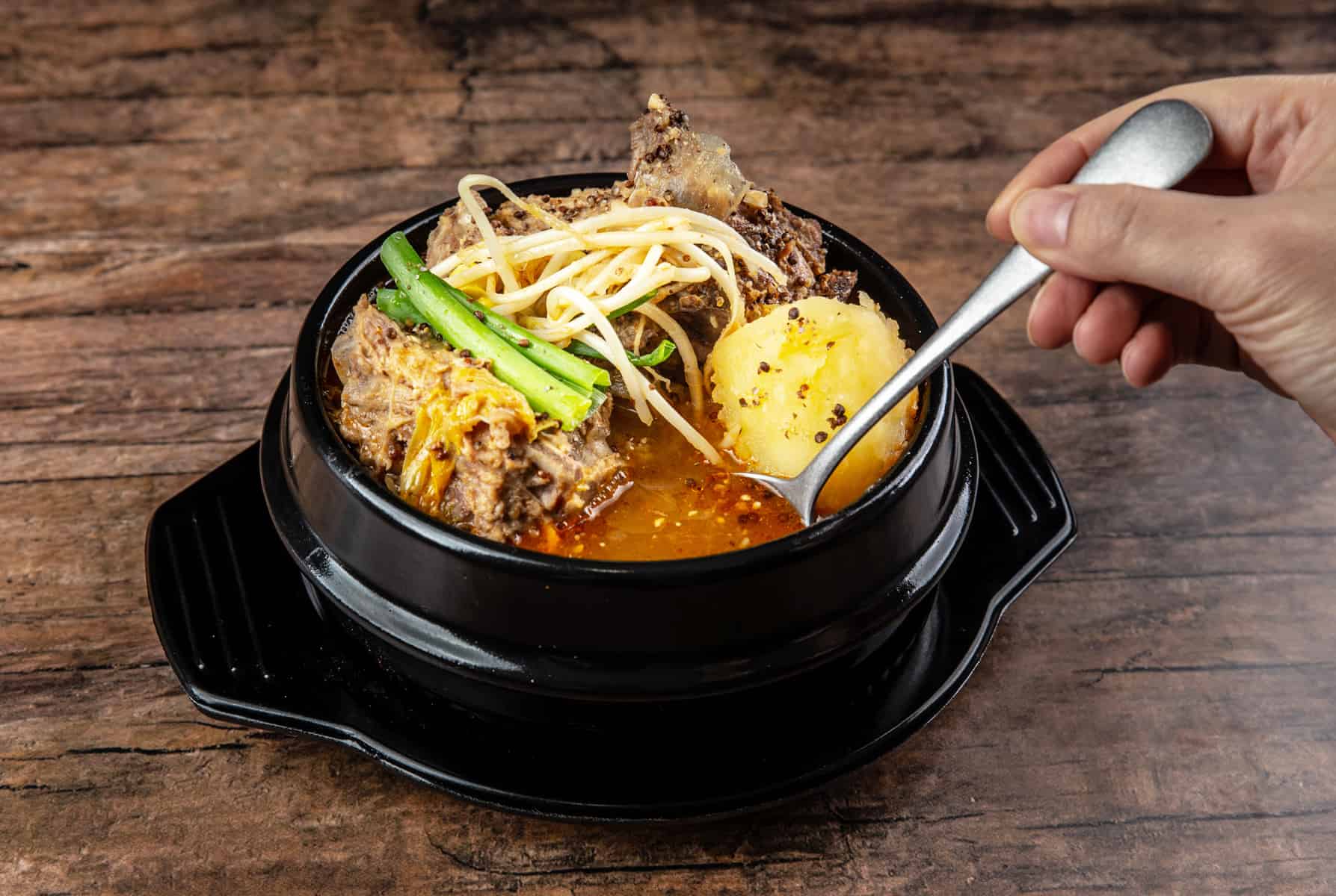 Korean Spicy Pork Backbone Hotpot with Potatoes (Gamjatang)