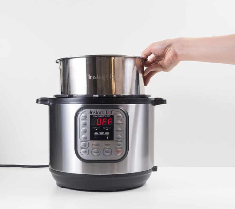 HOW TO INSTALL THE MOISTURE CATCHER ON AN INSTANT POT 