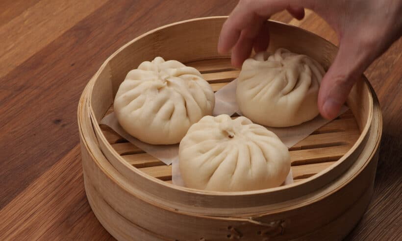 buns in bamboo steamer