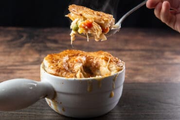 Instant Pot Chicken Pot Pie | chicken pot pie instant pot | homemade chicken pot pie | easy chicken pot pie | pressure cooker chicken pot pie | chicken pot pie recipe | how to make chicken pot pie #AmyJacky #InstantPot #chicken #recipe #pie