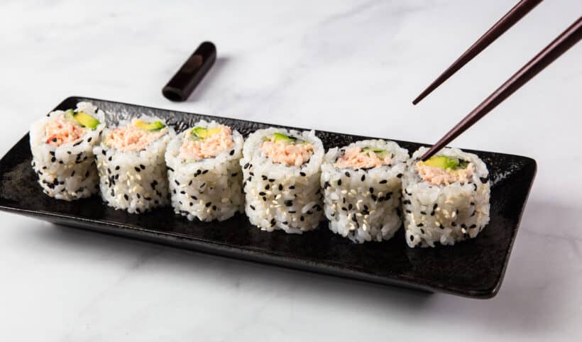 california roll | california roll sushi | california roll recipe | what is a california roll | sushi roll | sushi recipe | uramaki roll #AmyJacky #japanese #recipes #asian #rice