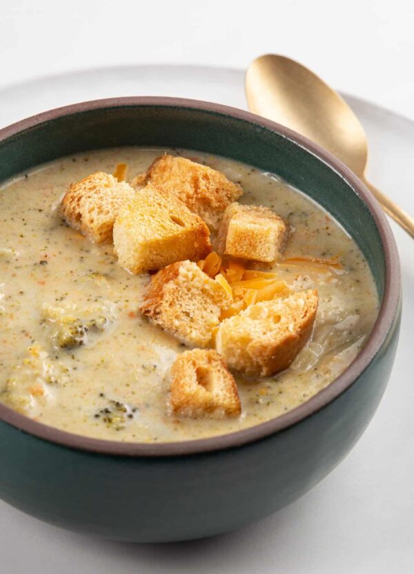 broccoli-cheddar-soup-instant-pot