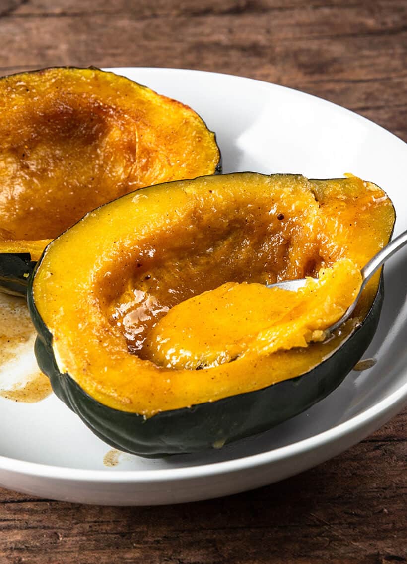 https://www.pressurecookrecipes.com/wp-content/uploads/2022/11/air-fryer-acorn-squash-820x1135.jpg