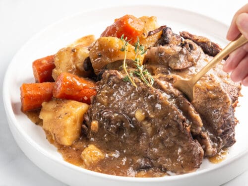 https://www.pressurecookrecipes.com/wp-content/uploads/2023/04/instant-pot-pot-roast-500x375.jpg